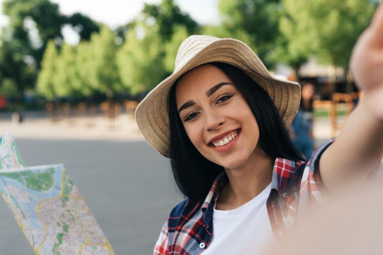 Por Que Turistas Brasileiros São Recusados nos Bancos Americanos (E Como Reverter Isso)