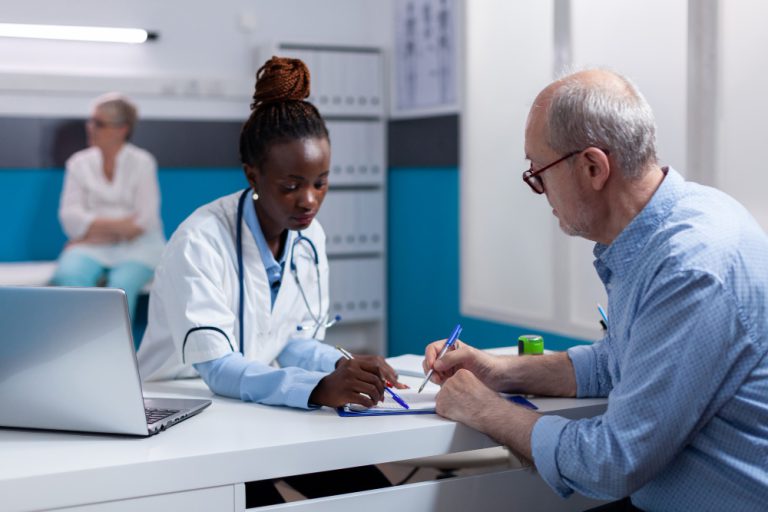 Como funciona o Medicaid: brasileiro tem direito?