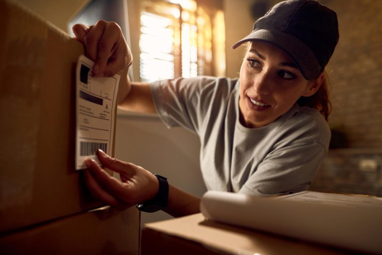 Como enviar encomenda do Brasil para os EUA: taxas e prazos
